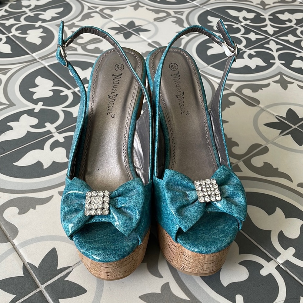 Woman’s Platform Turquoise Wedge